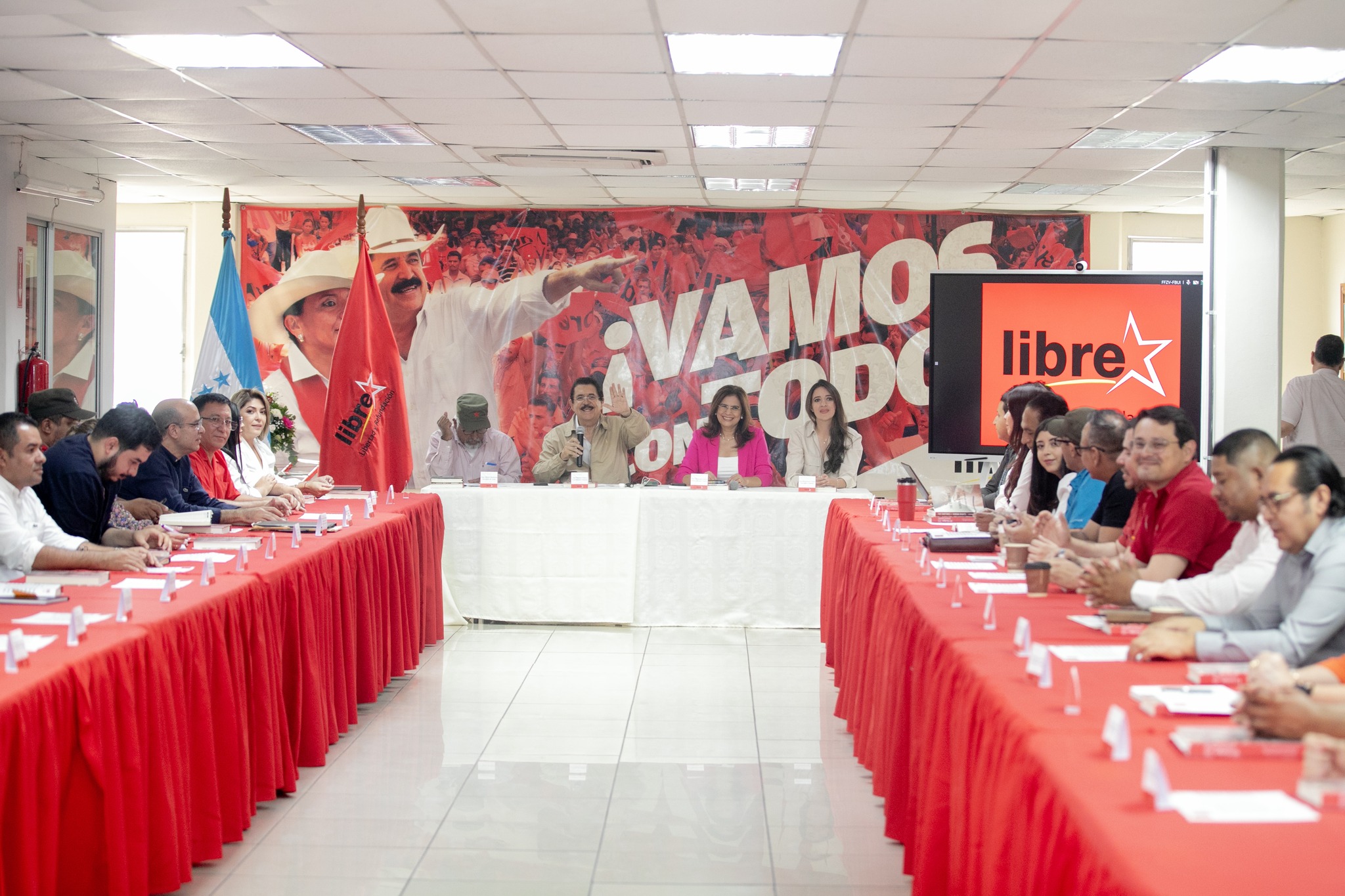 Encuestas muestran desventaja de LIBRE frente a la oposición en Honduras