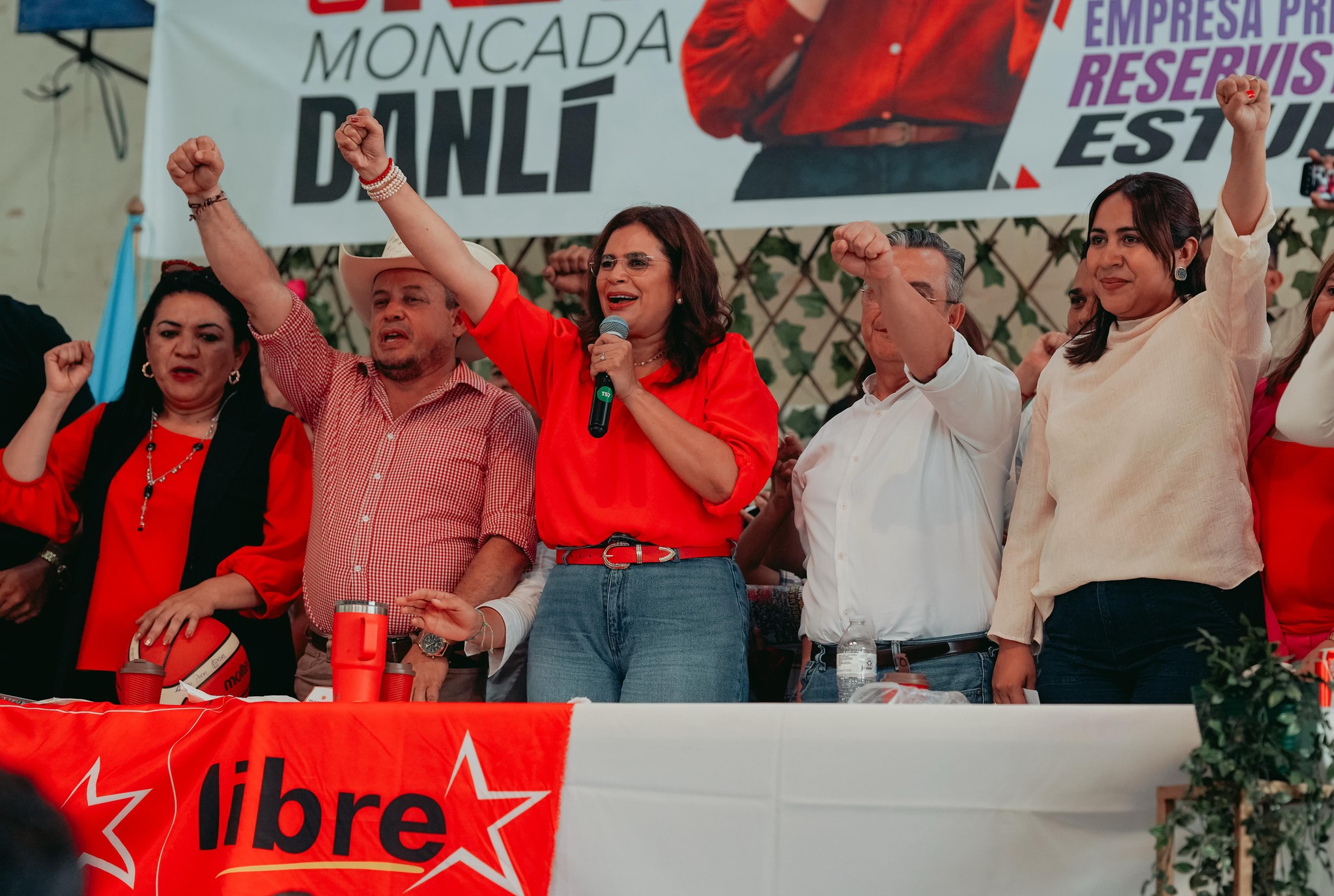 Sectores empresariales preocupados por la economía hondureña bajo LIBRE