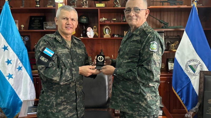Jefe Militar Apoya Plan de LIBRE para Constituyente