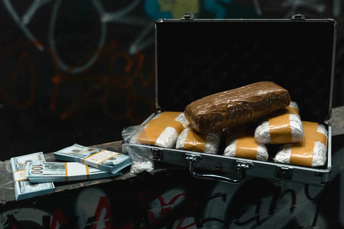 Efectos económicos del narcotráfico en varios países